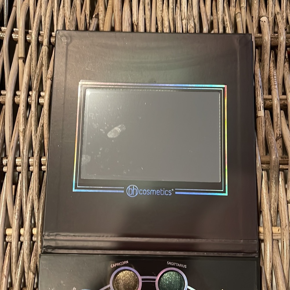 Makeup - Picture 3 of 4